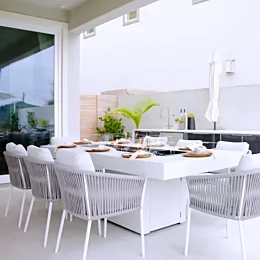 Gin 90 Dining - Clement Twins